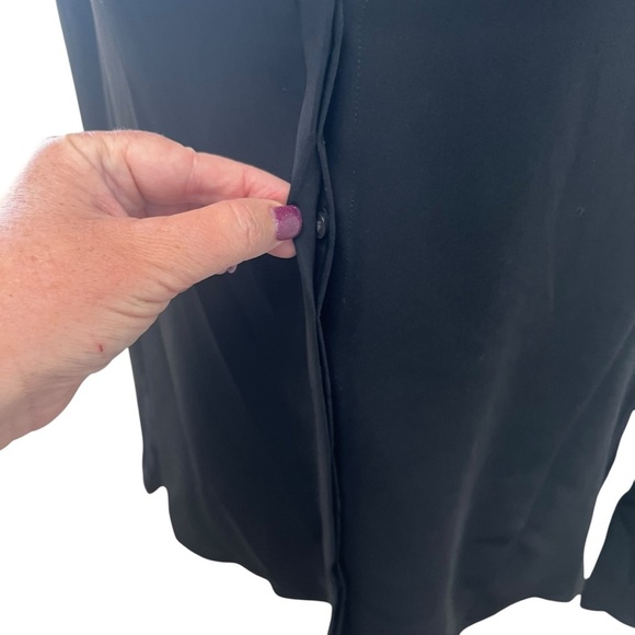 Aritzia Babaton Akira Power Blouse Long Sleeve V-neck Black Size Medium *Flawed* - Picture 5 of 13